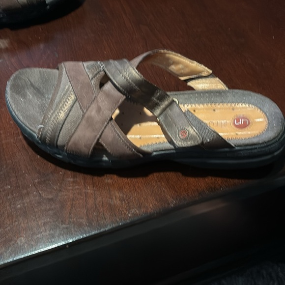 Clarks Unstructured Velcro strap sandals - Picture 6 of 7